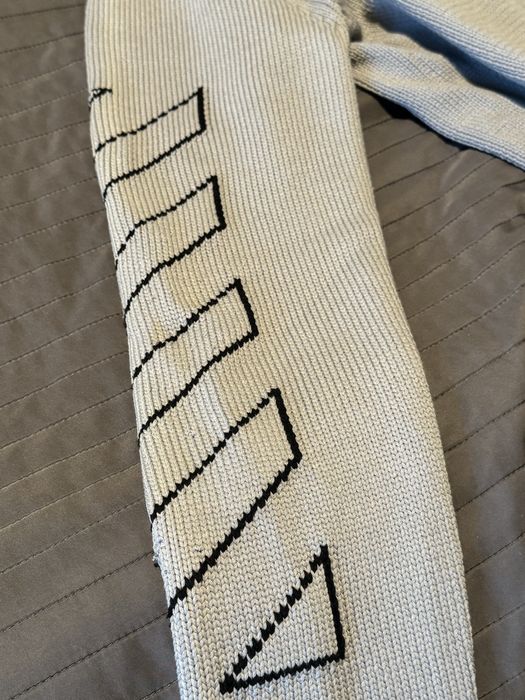 Off-White Pulover