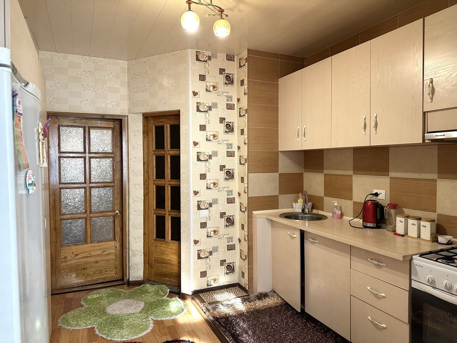 2/1/9 Тузель2, балкон 2/6, полисадник, крестик, корзинка, 40 лет.