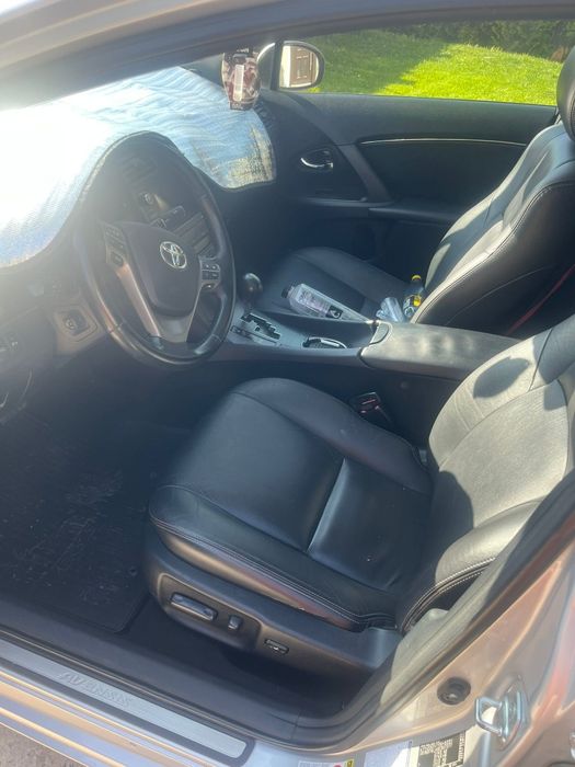 Vând Toyota Avensis