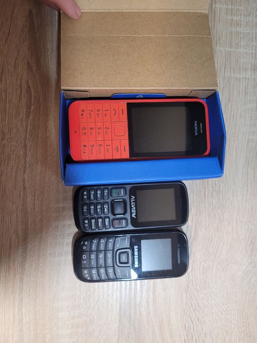 Telefoane, casti detalii in descriere