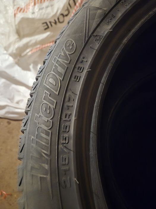 Шины зимние. 215/55/17