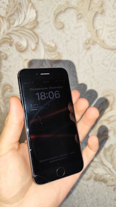 Айфон 8     64gb