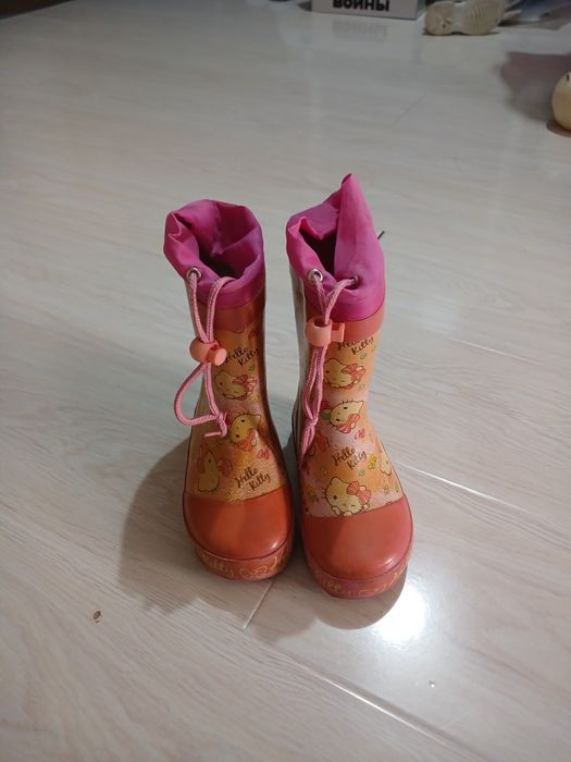 Обувь      размер 25-26