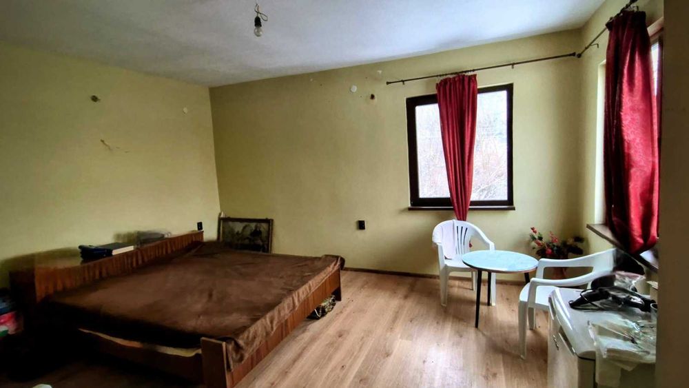 Къща в близост до Плевен, с. Гривица