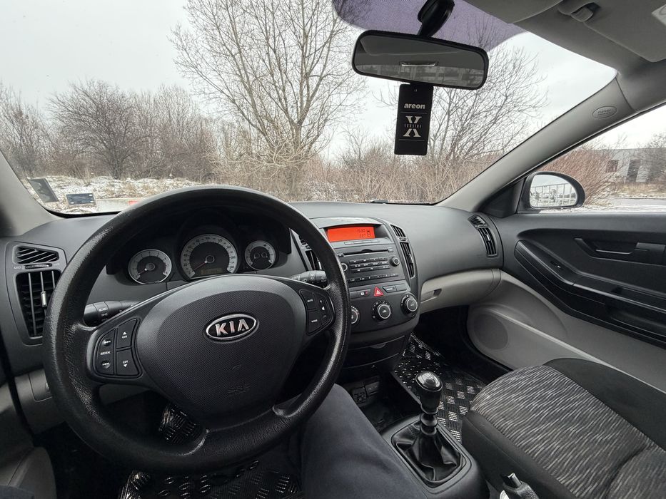 Продавам Kia Ceed 1,4 бензин 2009г.