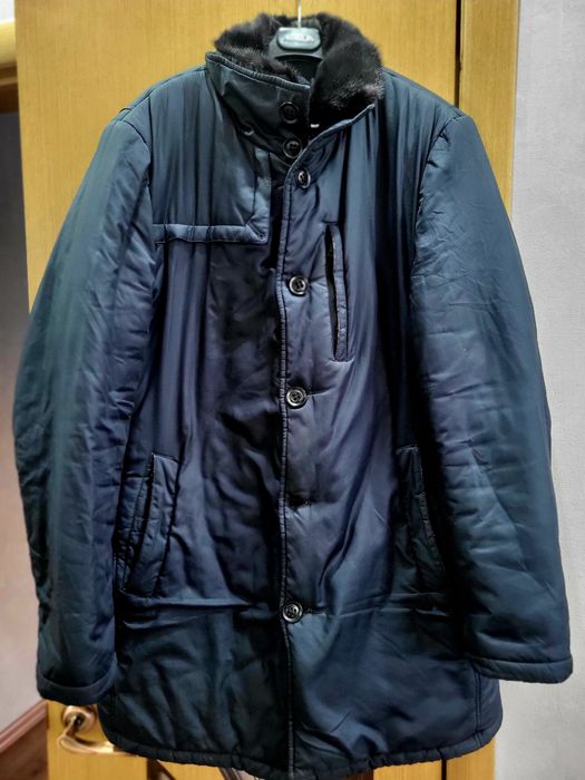 Продам пальто и две куртки. Дешёво.