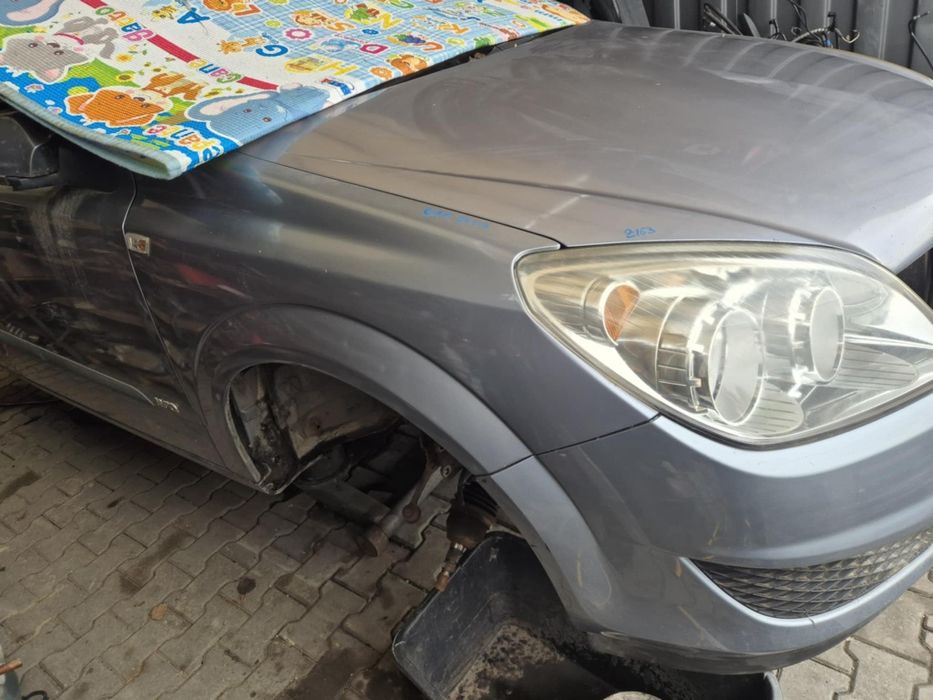 Bot complet Opel Astra H  Capota aripi bara faruri  întăritură etc