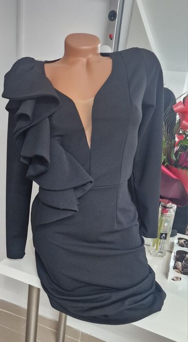 Rochiță midi cu volanașe