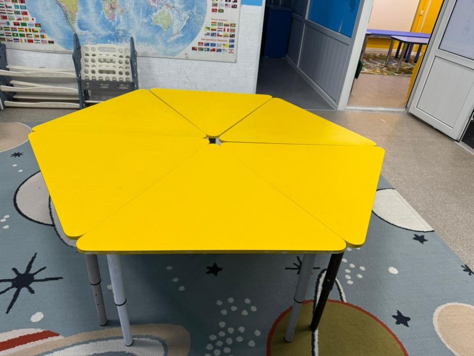 Столы ромашка детские
