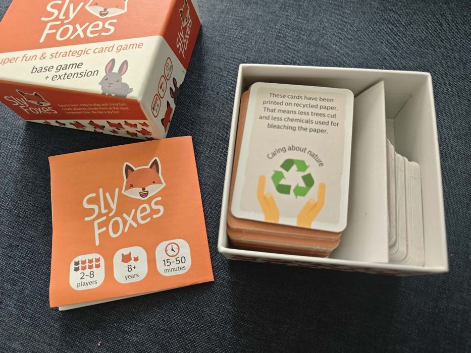 Настолна игра Sly Foxes, на английски с разширение Шпиони