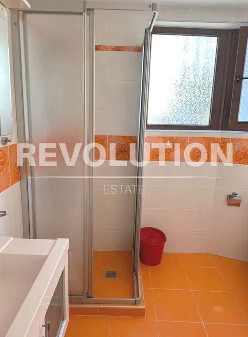 Дава се под наем Тристаен апартамент в Варна, Бриз - 110 кв.м за 797.64 € - Снимка #4