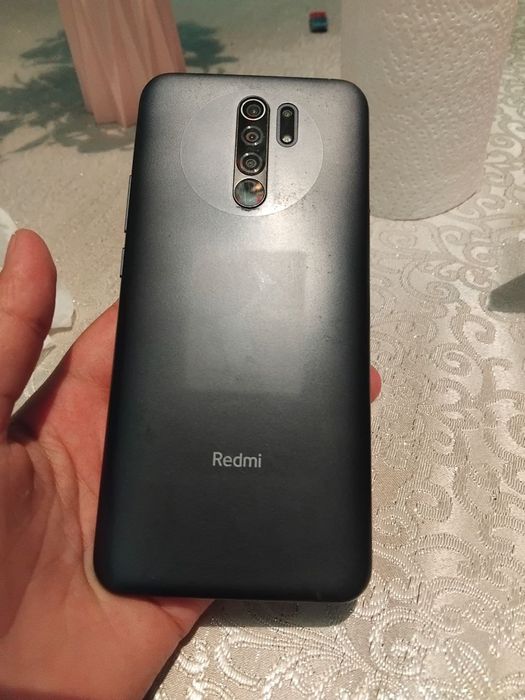 Redmi 9 64gb aybi umuman yoq bitta joyda pignosi bor