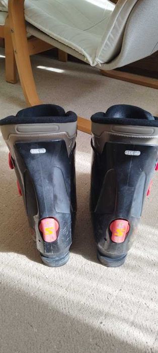 Vând clăpari de schi pentru bărbaţi Salomon