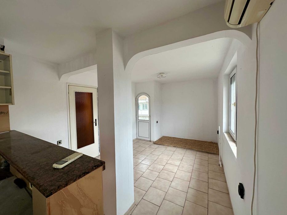 Продава се Двустаен апартамент в Бургас, Лазур - 42 кв.м за 1203 €/кв.м - Снимка #2