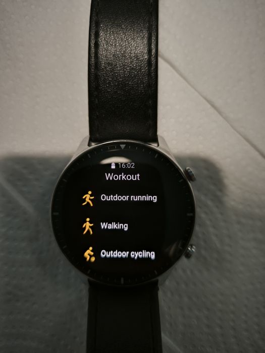 Amazfit GTR 2 -отлично състояние , батерия държи дълго !