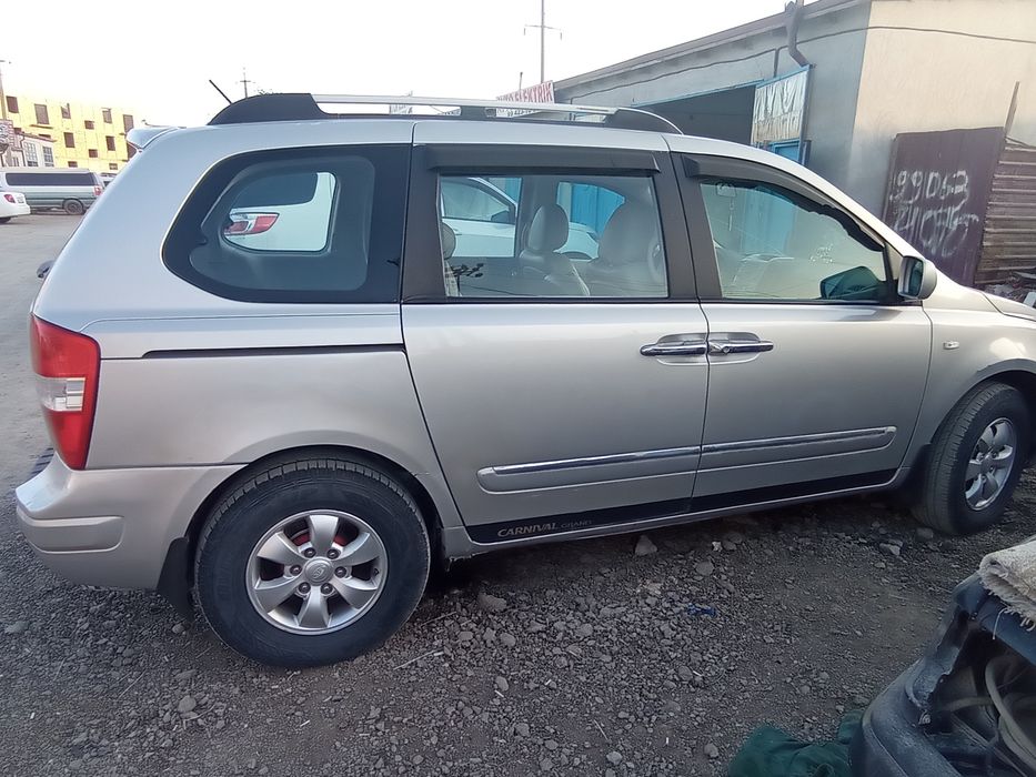 Kia Carnival benzin