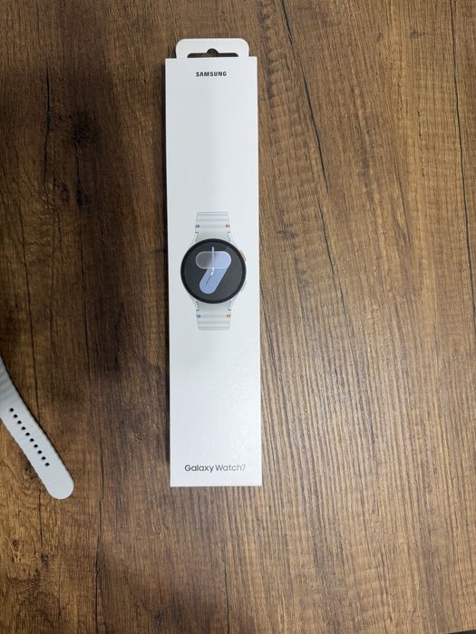 Samsung Galaxy Watch7 44mm LTE Silver – Smartwatch Premium, GPS, Monitorizare Sănătate, Ca Nou