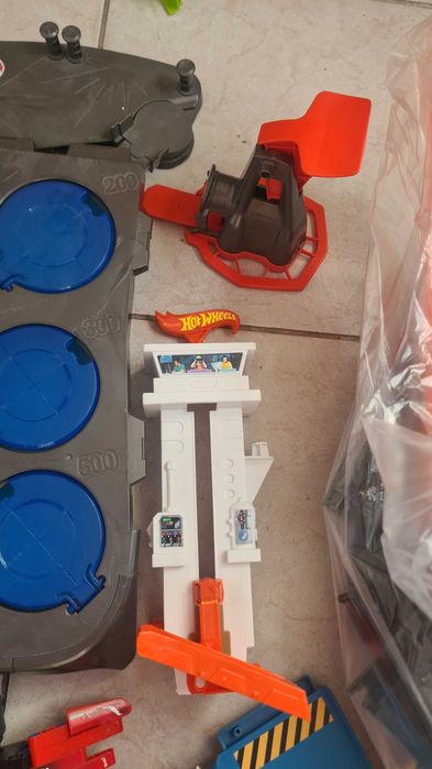 Jucarii Lego si Hot Wheels