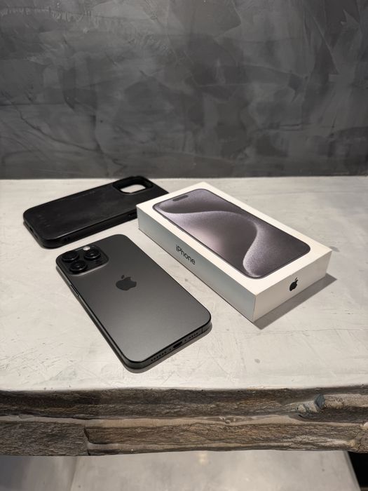 КАТО ЧИСТО НОВ Iphone 15 Pro Max Black + подарък