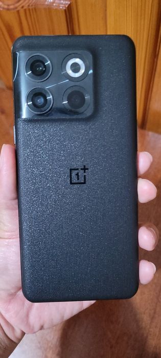 Продам One plus 10T.