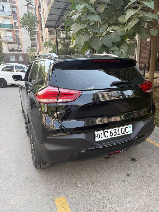 2023 tracker premier