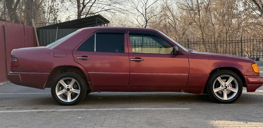 750000 Mercedes-Benc E200 Мерседес Е200