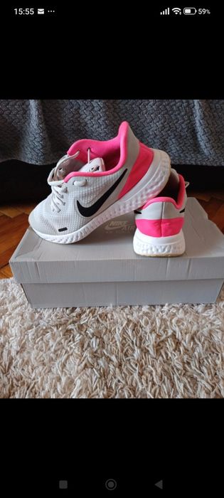 Adidași Nike damă