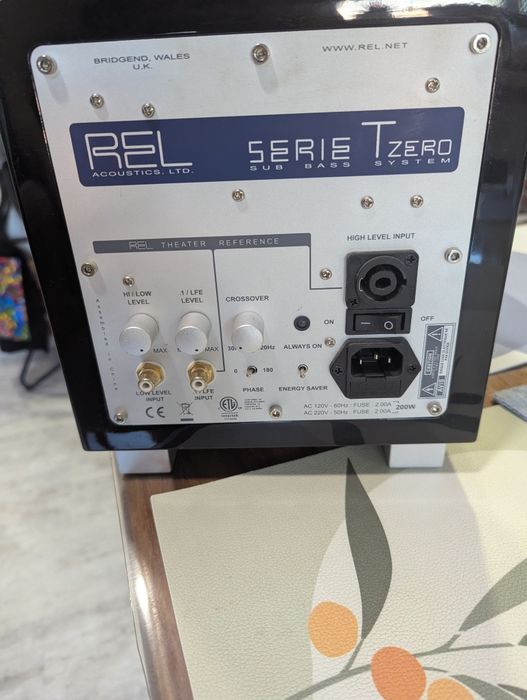 REL T-Zero – компактен субуфер за Hi-Fi и домашно кино