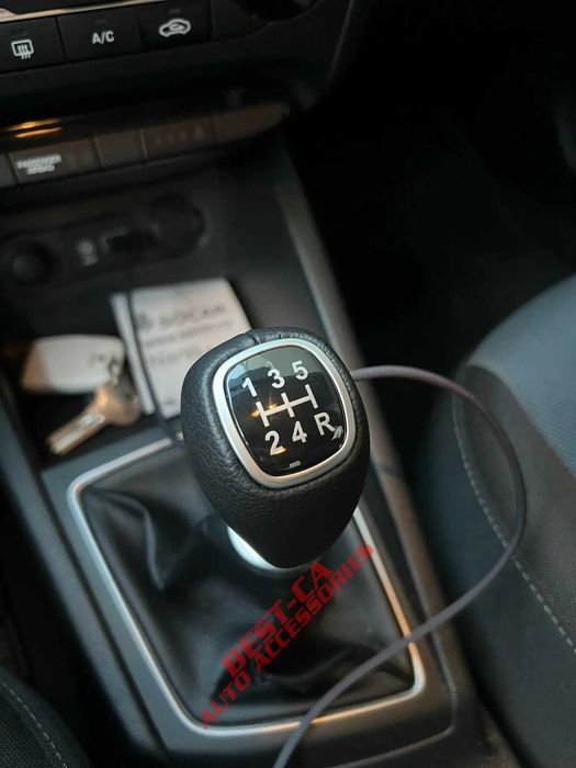 Кожена топка за скоростен лост подходяща за Hyundai i10 i20 5 скорости