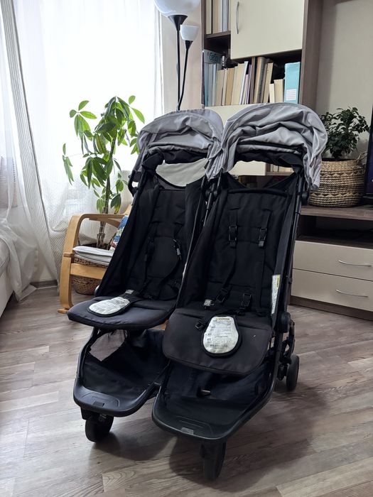 Количка за близнаци/породени mountain buggy nano duo