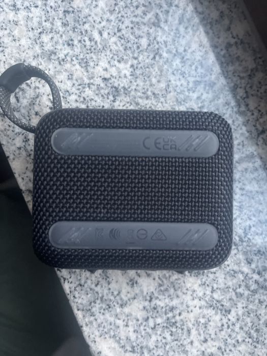 Boxa jbl go 4 cu cablul de încărcare