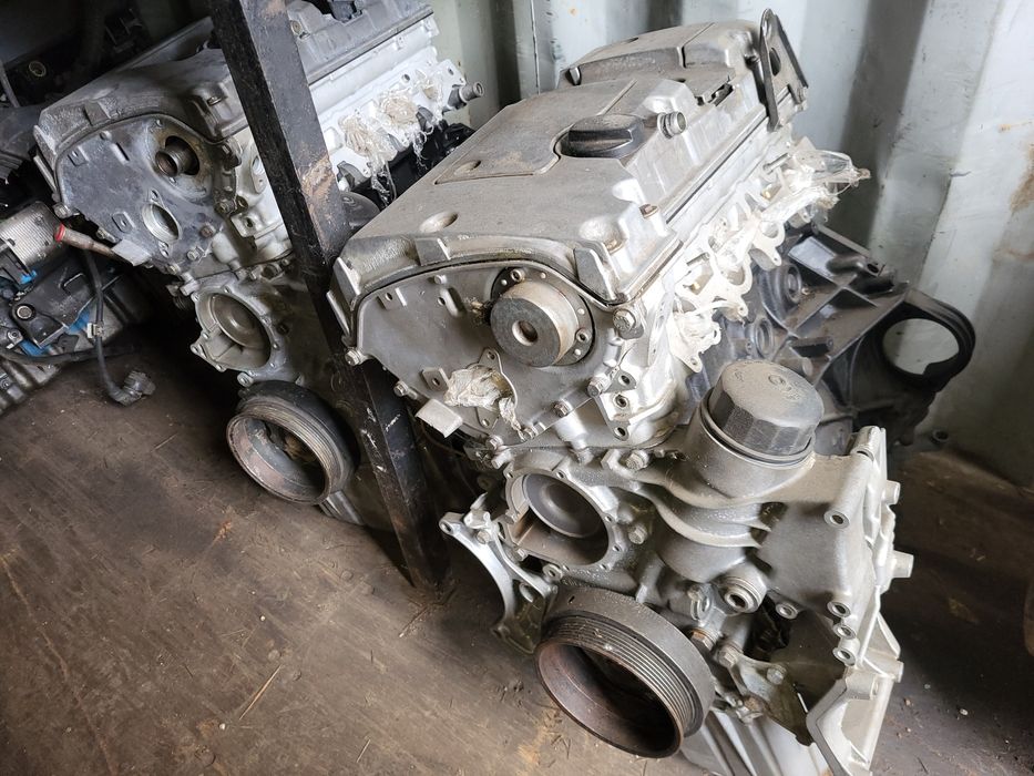 Двигатель на Мерседес, объем 2.2