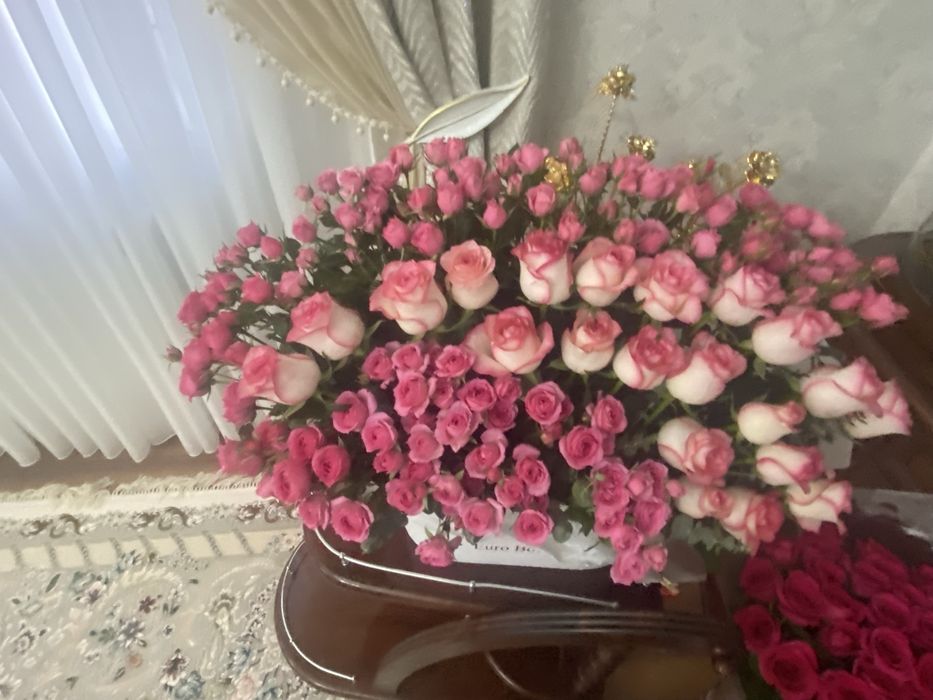 Цветы свежие сегодняшние.