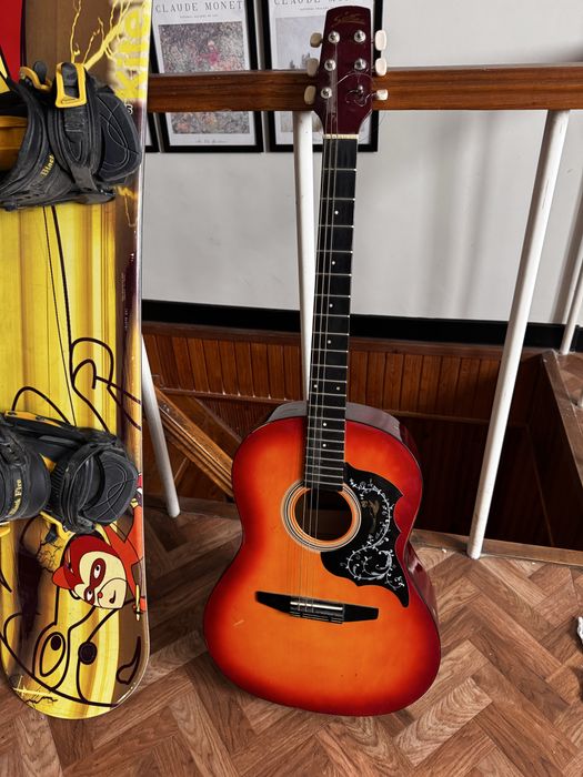 Отдам  гитару StarSun