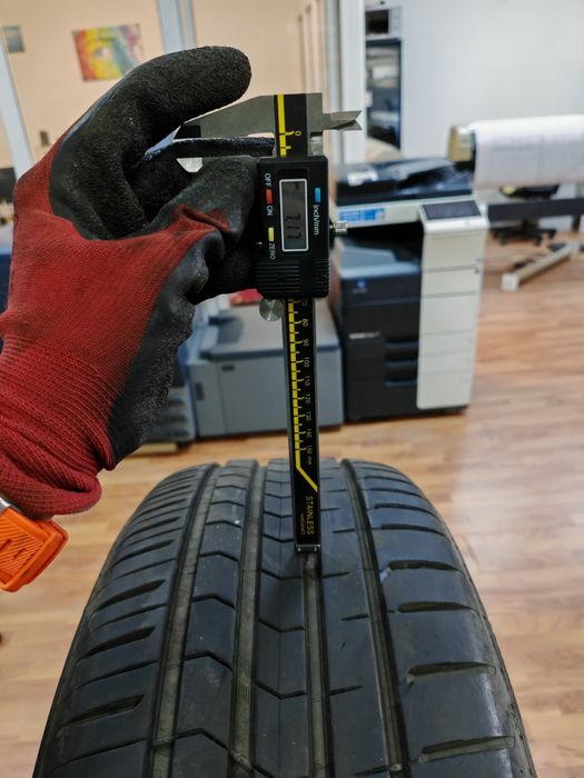 Anvelope vara 235/45 R18 Tesla Hankook si Vredestein