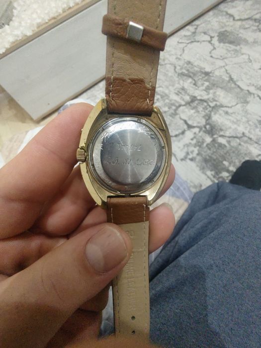 Slava часовник автоматик работи перфектно.