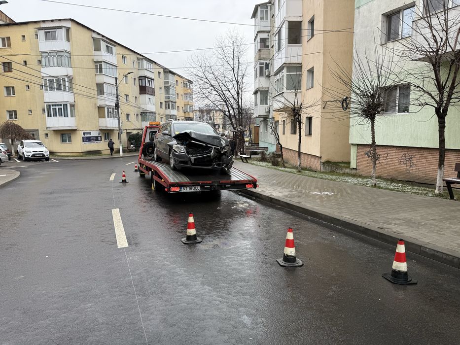 Tractari Auto Roman Avariate Accidente Platforma  24/7 Depanare Auto