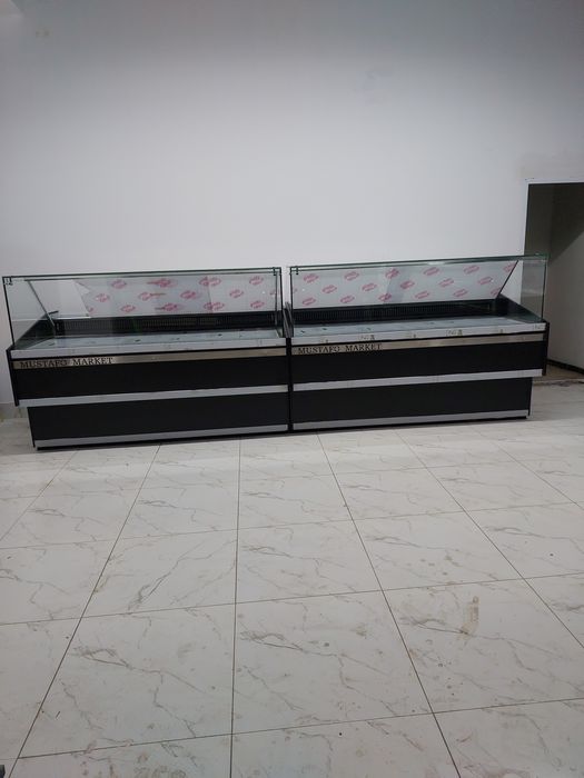 Витрина холодильник