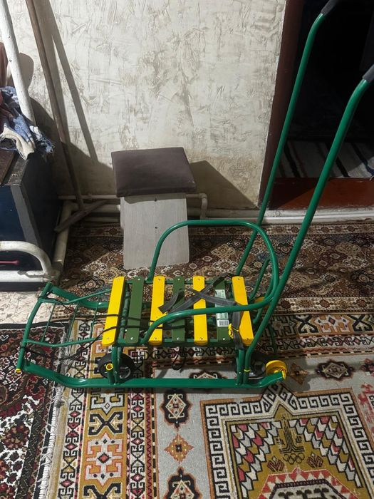 Продаётся детские санки с колёсами