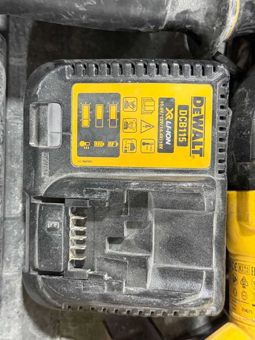 DeWALT DCH033N  Перфоратор