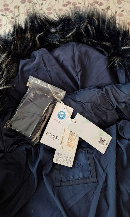 Яке - GUESS Ново