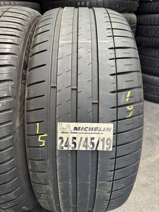 245/45/19 michelin