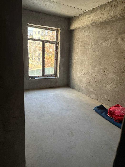 Dom 3 xonali srochna sotiladi