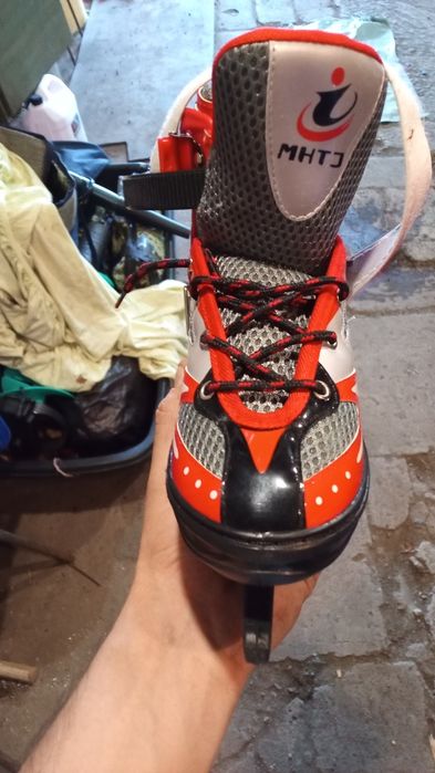Продам коньки размер 34-39