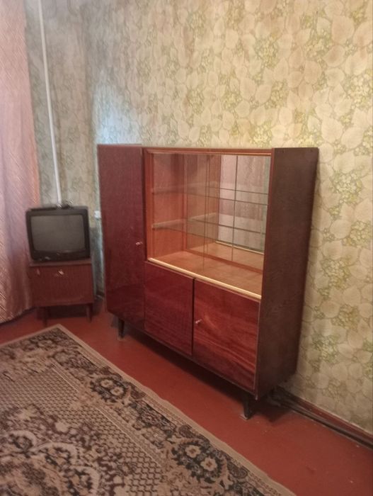 1комнатная квартира 1й этаж без ремонта
