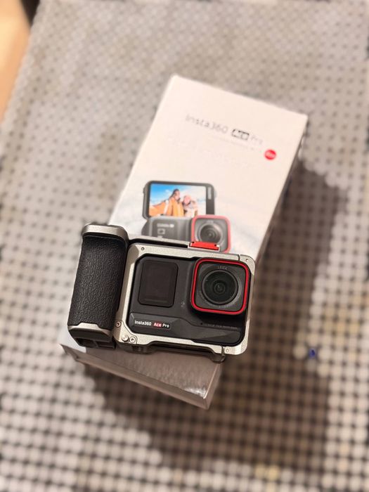 Insta 360 ace pro