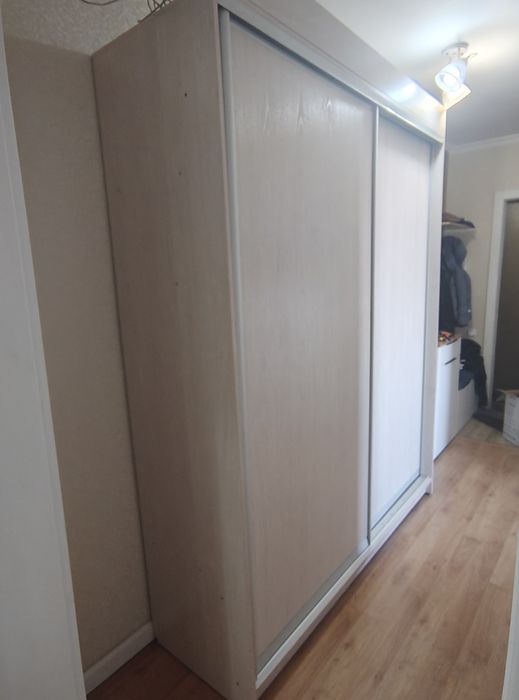 Шкаф купе в хорошем состоянии