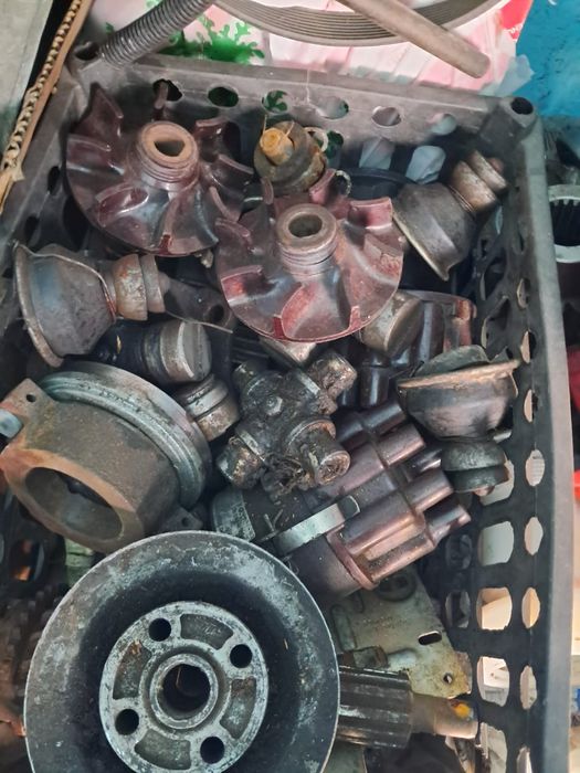 Продам запчасти на газ 53