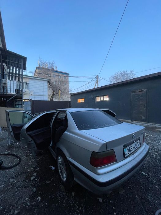 Продам БМВ е36 Кузов живой