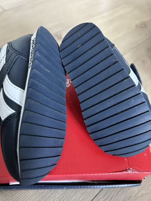 Adidasi Reebok marime 22 incaltari sport copii